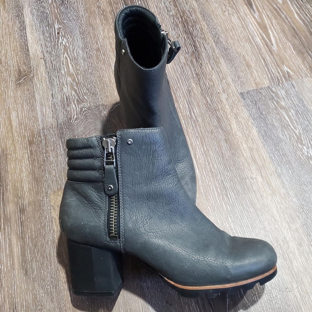 Sorel Boots Danica Waterproof Size 11